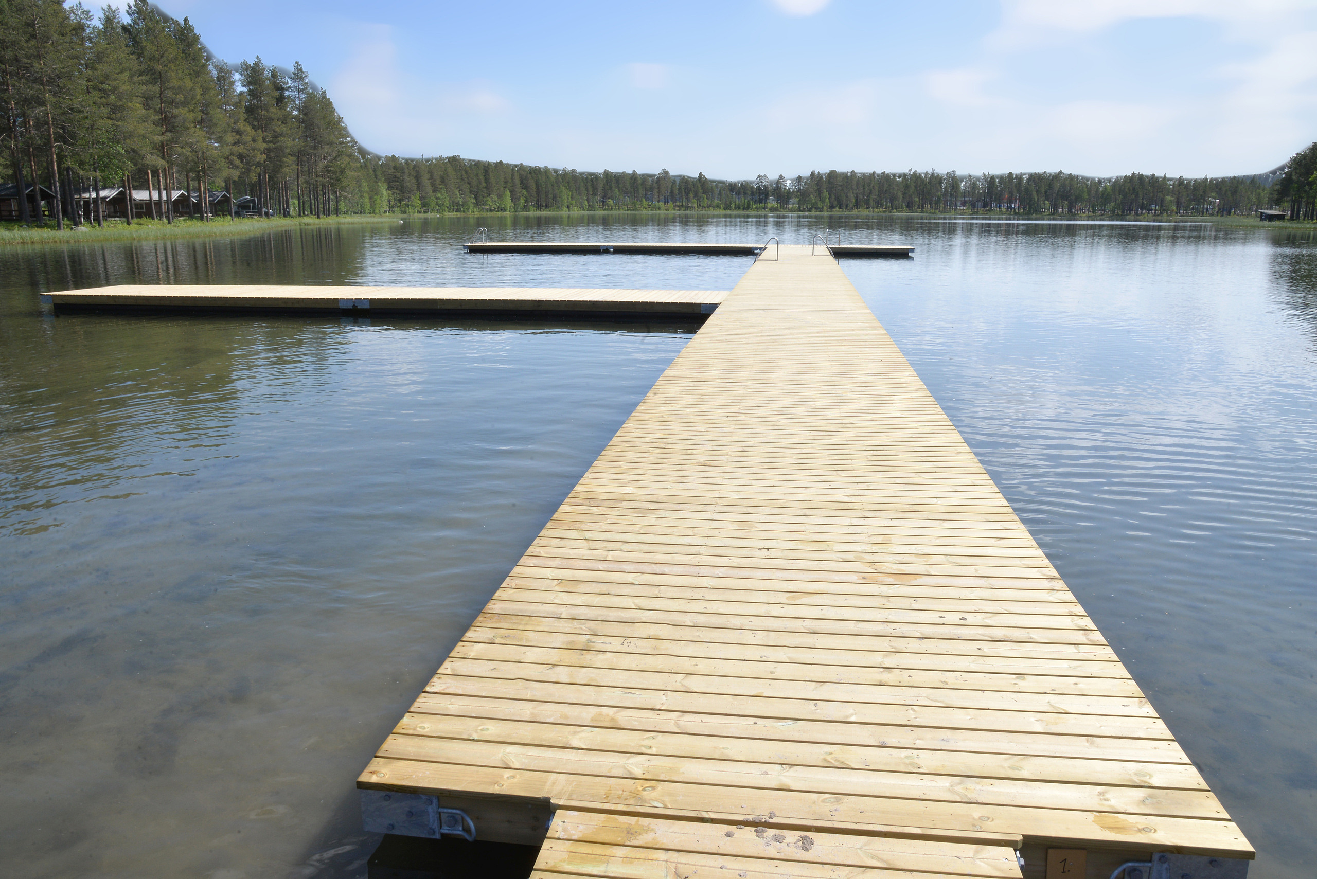 Nya badbryggor vid Tvättjärnen, Camp Gielas