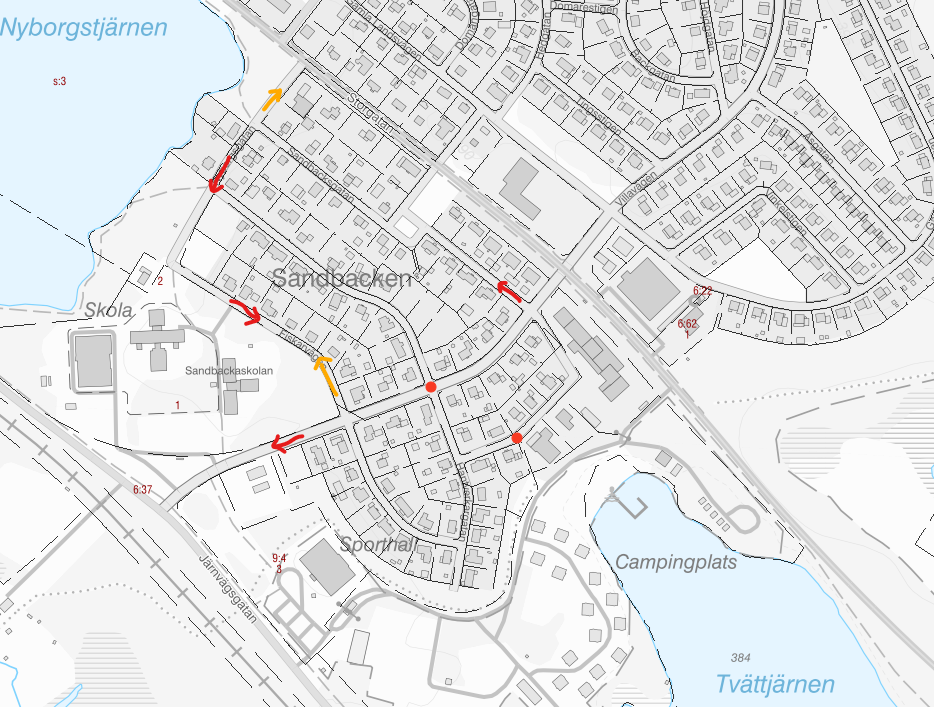 Villavägen stängs av för trafik i korsningen Hantverkargatan. Även Sandbacksgatan är avstängd fortfarande. Följ pilarna för omledning.