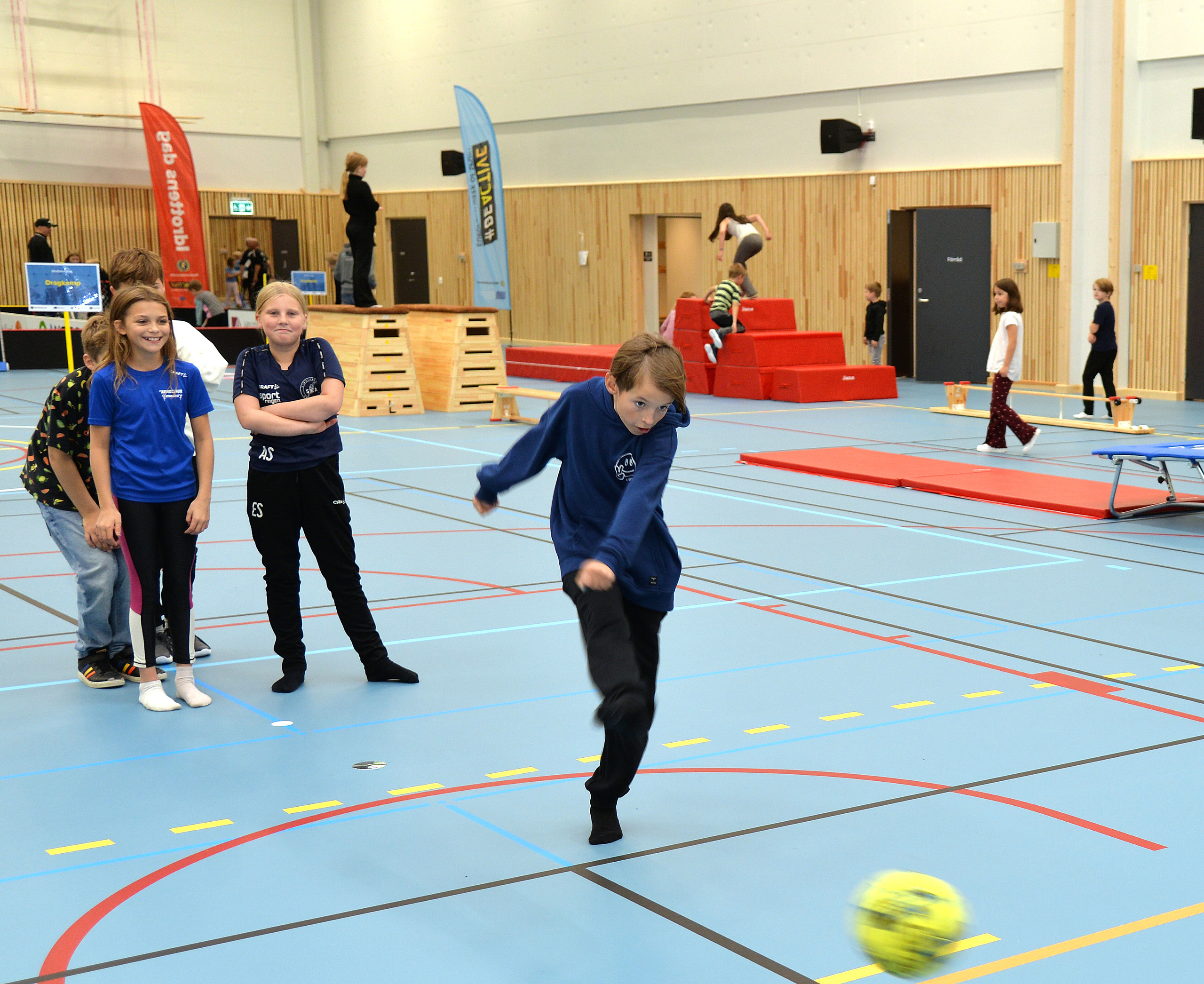 Idrottens Dag, sporthallen, Sisu Norrbotten,