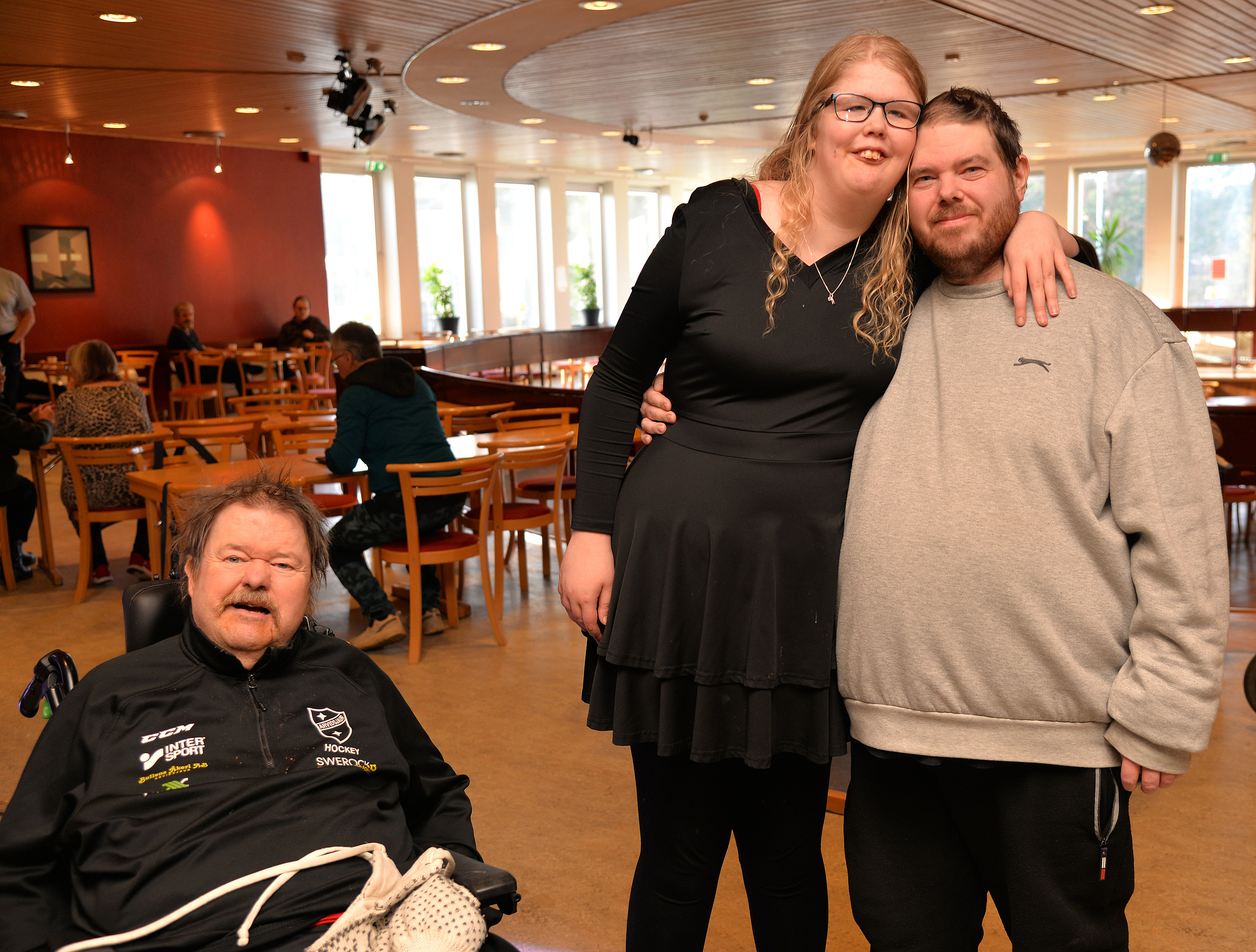 Janne Österberg, Andrea Karlsson och Tomas Lundberg, Trivseldag för brukare, anhöriga och personal, Vuxenskolan och FUB deltog.