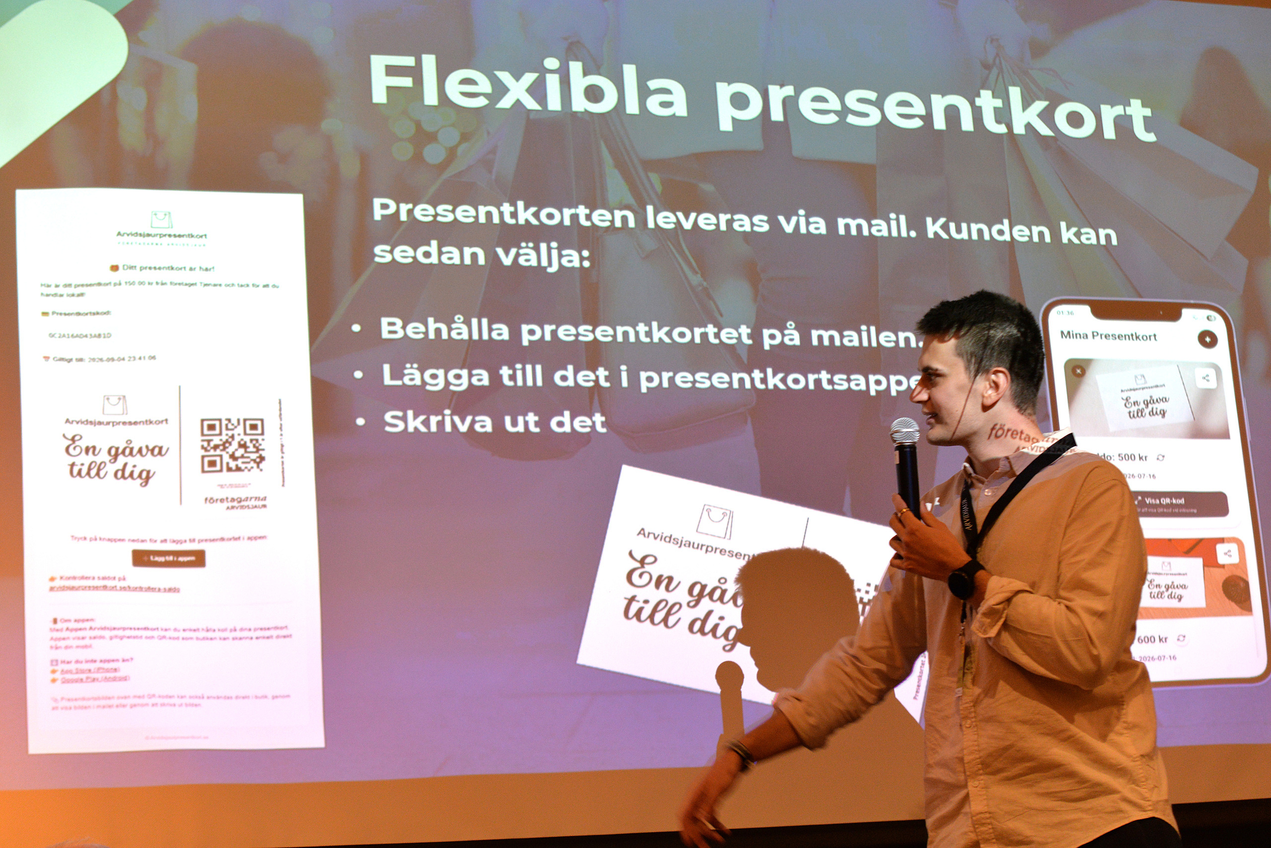 Leopold Hallnor, berättar om nya digitala presentkorter som Företagarna i Arvdsiaur använder
