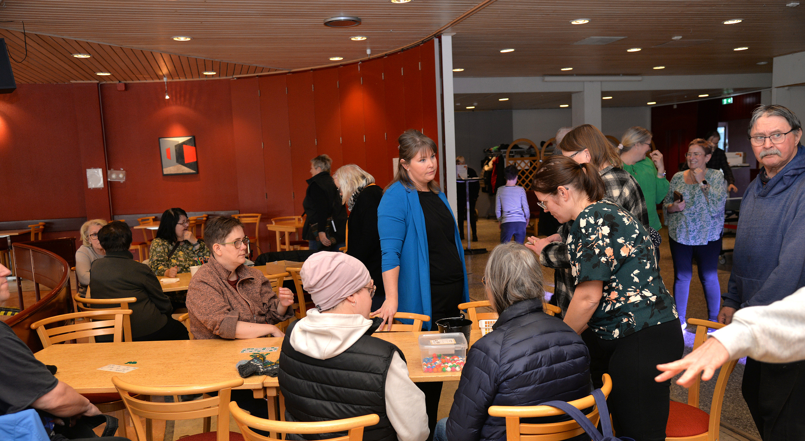 Trivseldag, Medan, för brukare, anhöriga och personal, Vuxenskolan och FUB deltog.