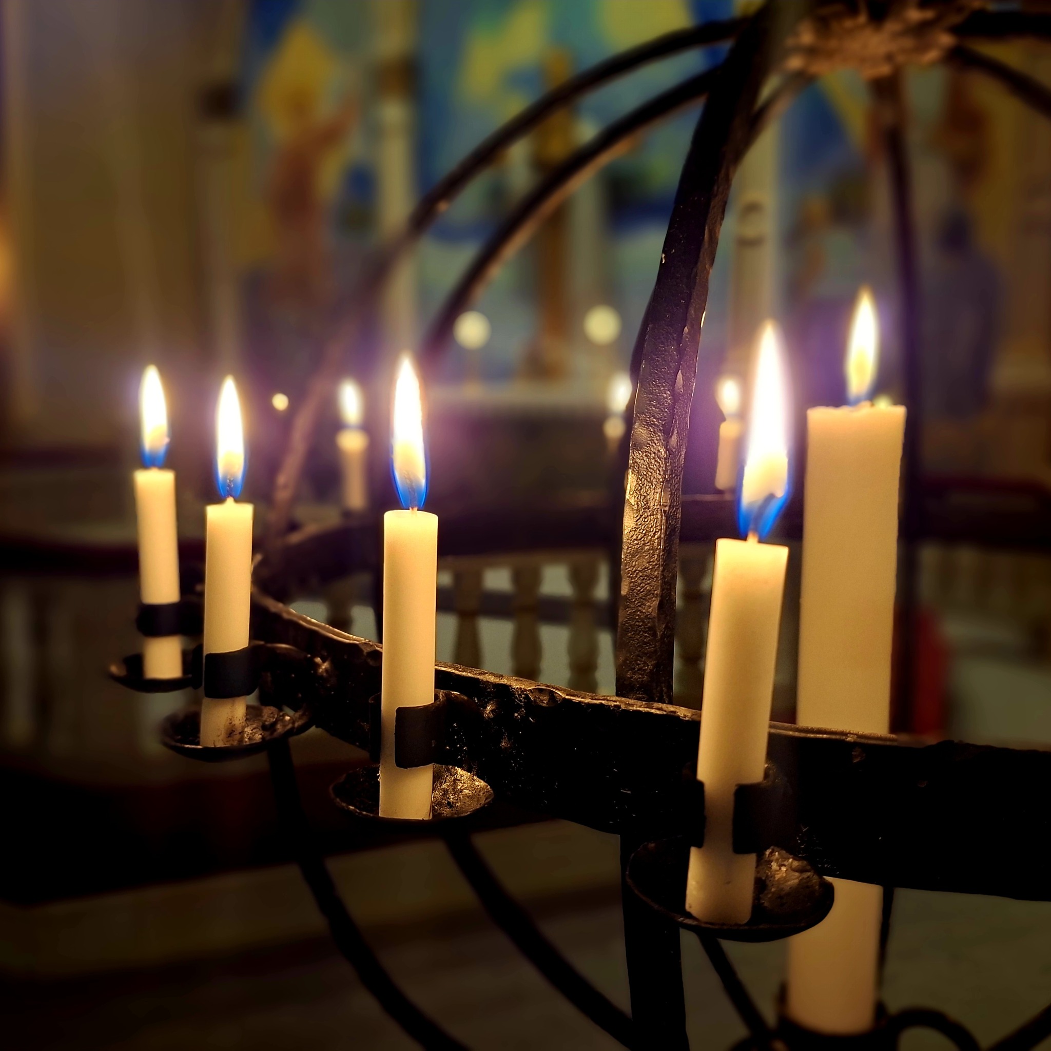 Ljusmanifestation, kyrkan