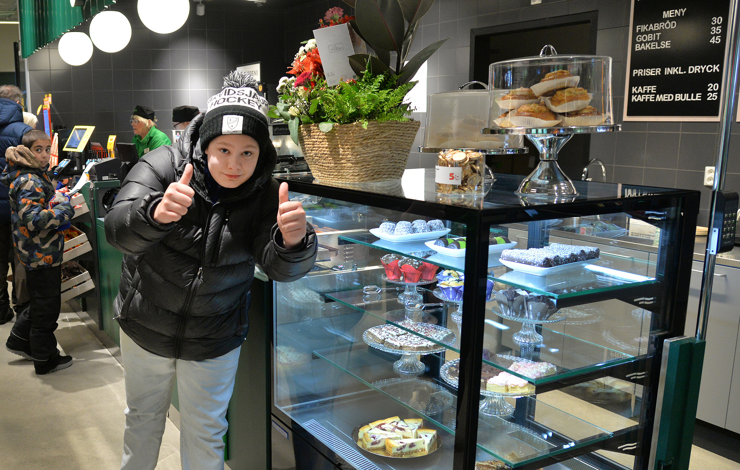 2025-11-22, Invigning av nya Coop, Alvin Grundström