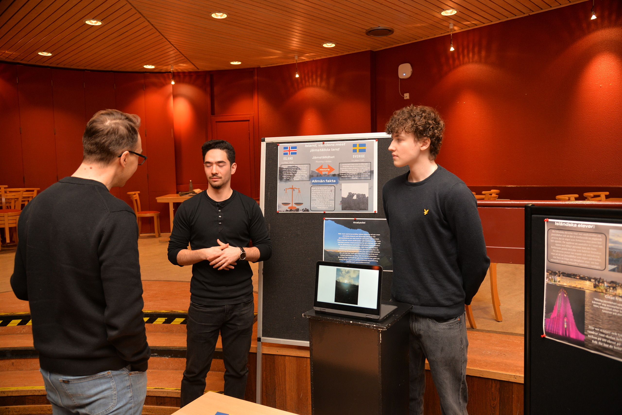 Islandsutställning av elever från Sandbackagymnasiet