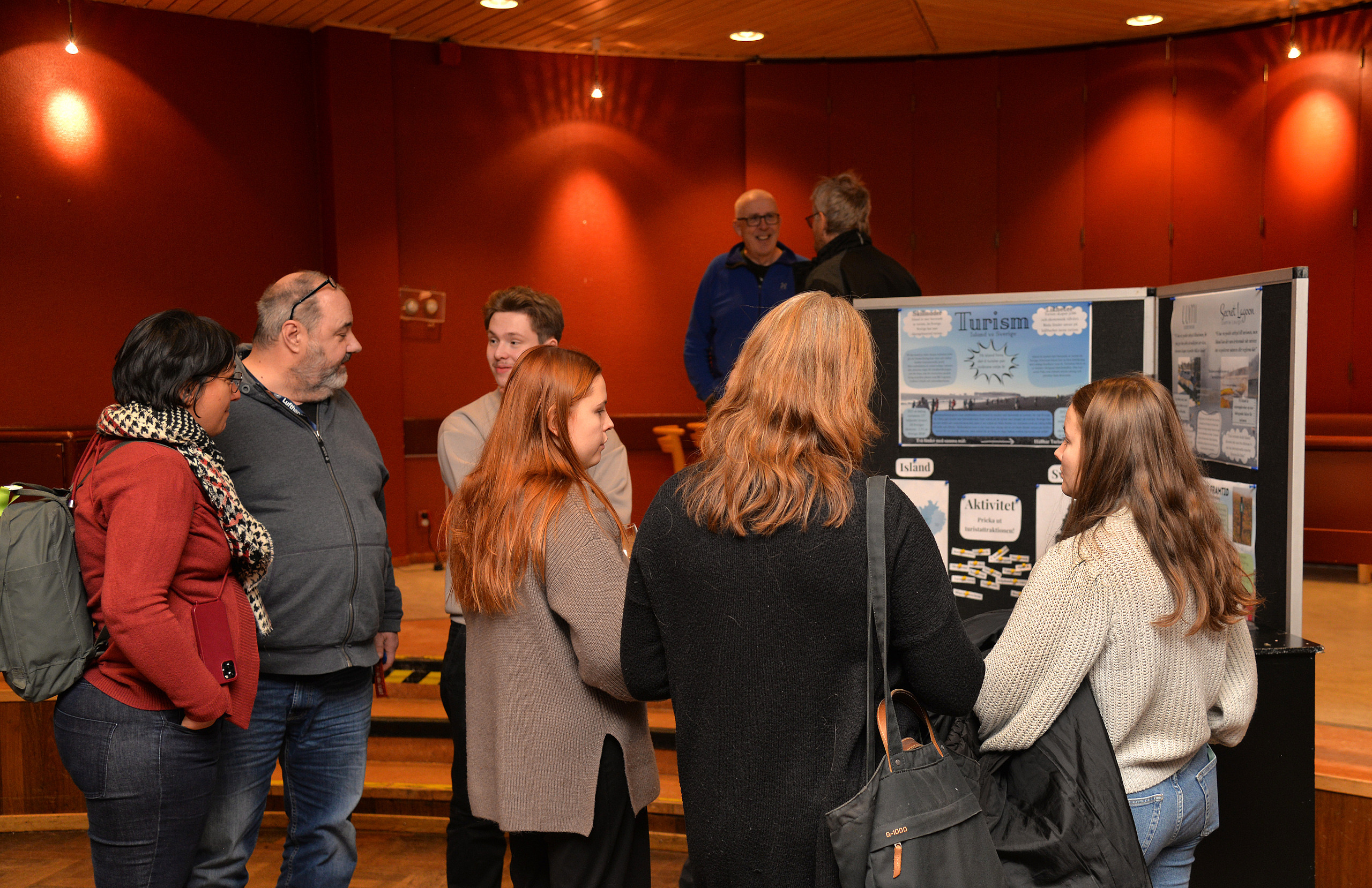 Elevutställning om Island1 Foto Kent Norberg 251118