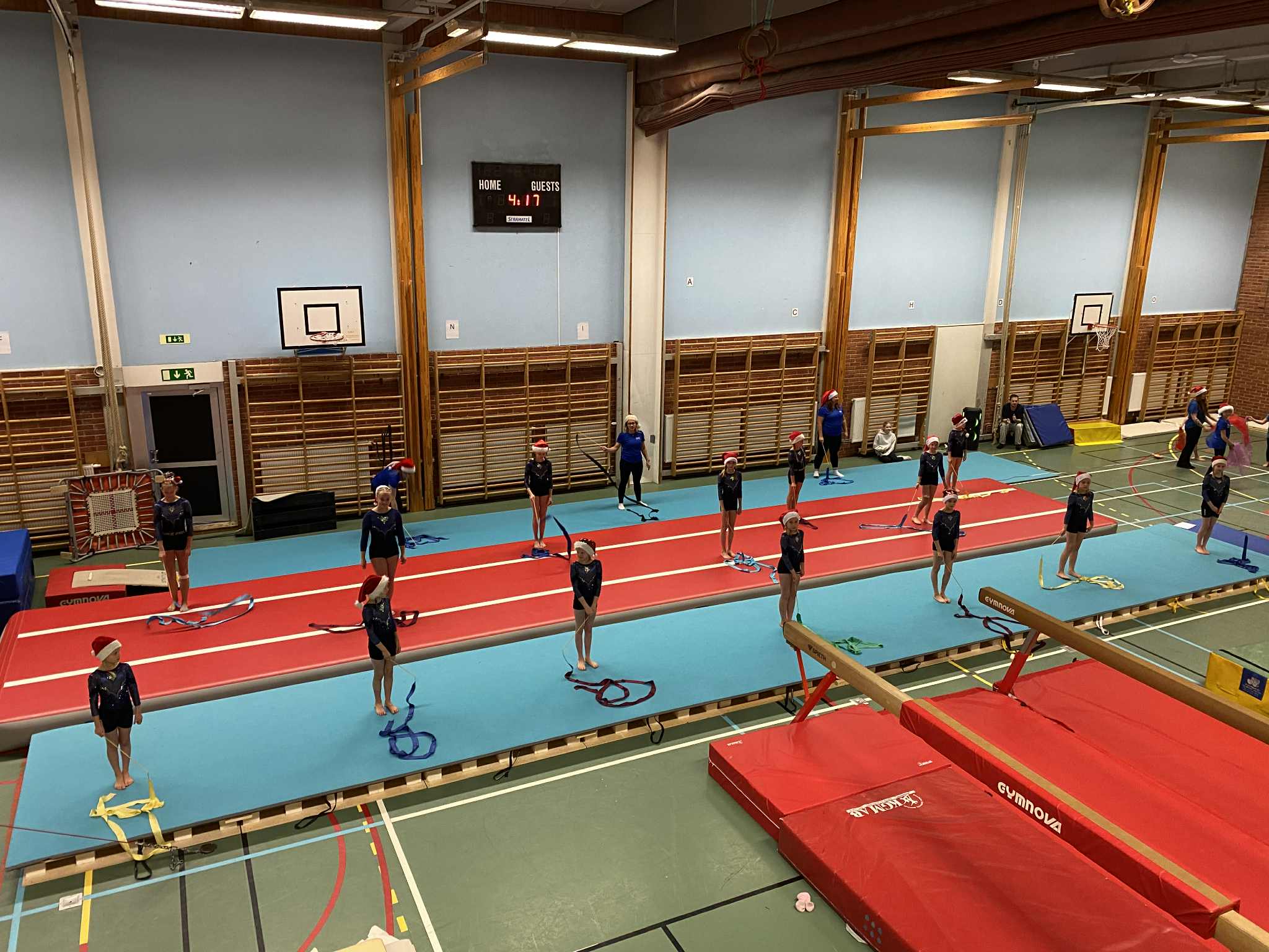 IFK Arvidsjaur gymnastik, uppvisining, sporthallen, Centrumbadets sporthall, sista uppvisningen,