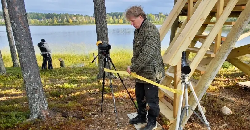 Fågeltorn i skogen